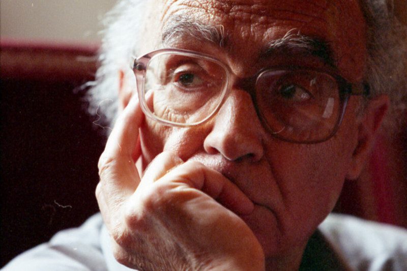 Retrato de José Saramago, Premio Nobel de Literatura 1998, en su casa de Tías, Lanzarote