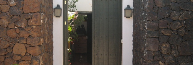 Fachada de la Casa Saramago en Tías, Lanzarote