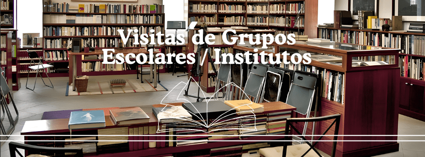 Sala de la biblioteca con sillas dispuestas para el ciclo de lectura